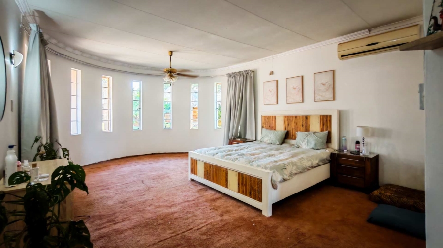 6 Bedroom Property for Sale in Hartbeespoort North West